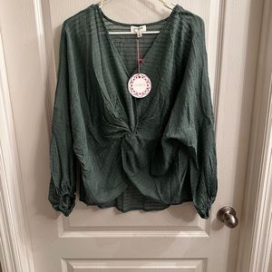 Green knot top
